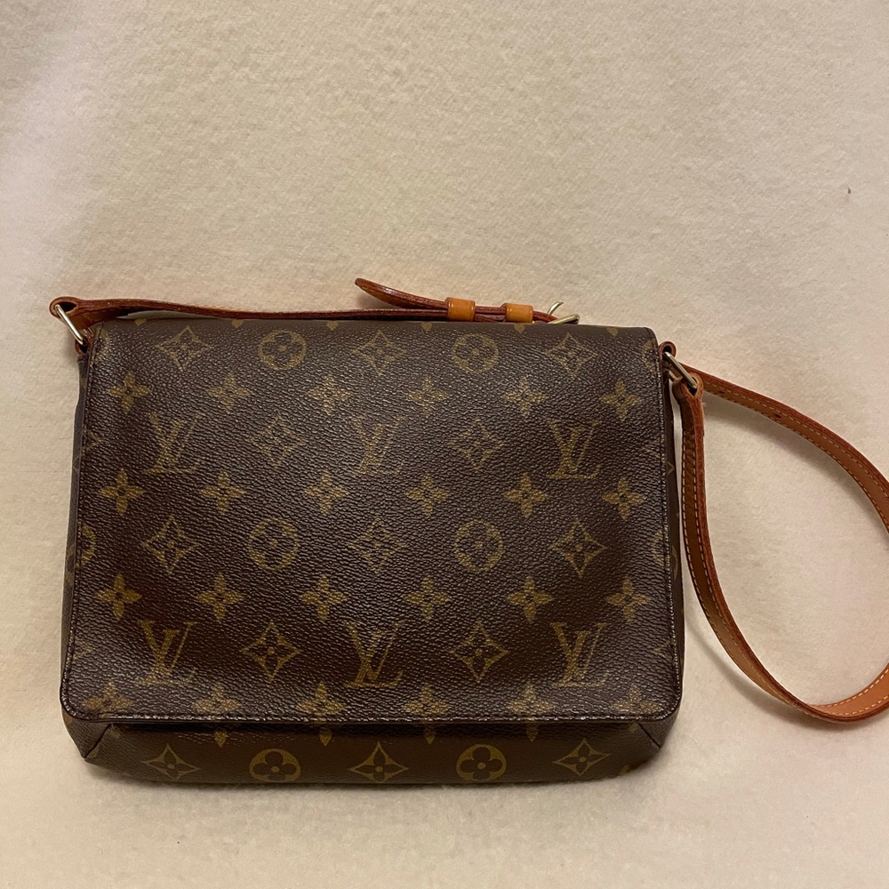 SOLD SOLD SOLD Authentic LV Tango Musette